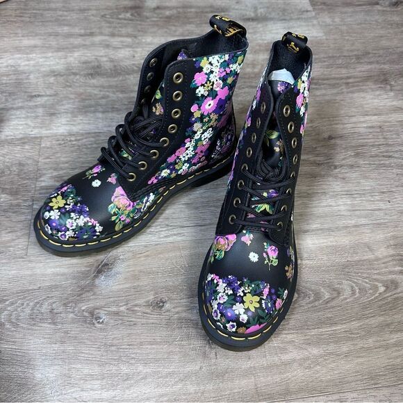 Dr.Martens 1460 Pascal in Vintage Floral Backhand Size 7US/ 5UK - Picture 3 of 10